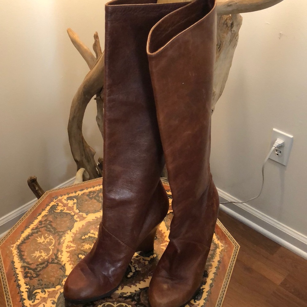 Wedge boots